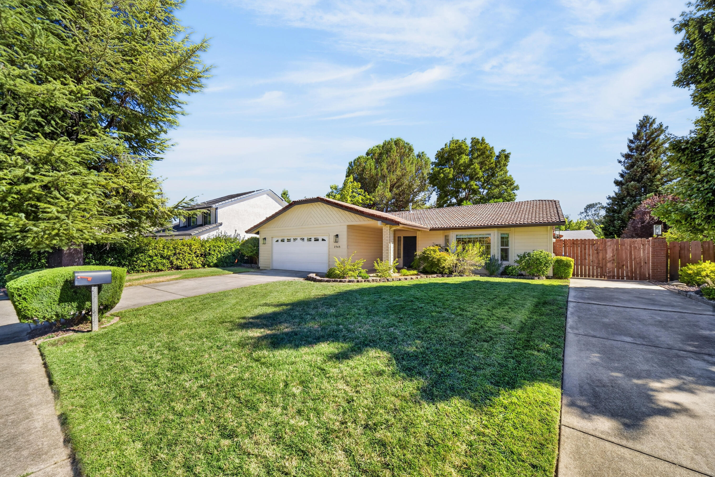 2745 Amethyst Way