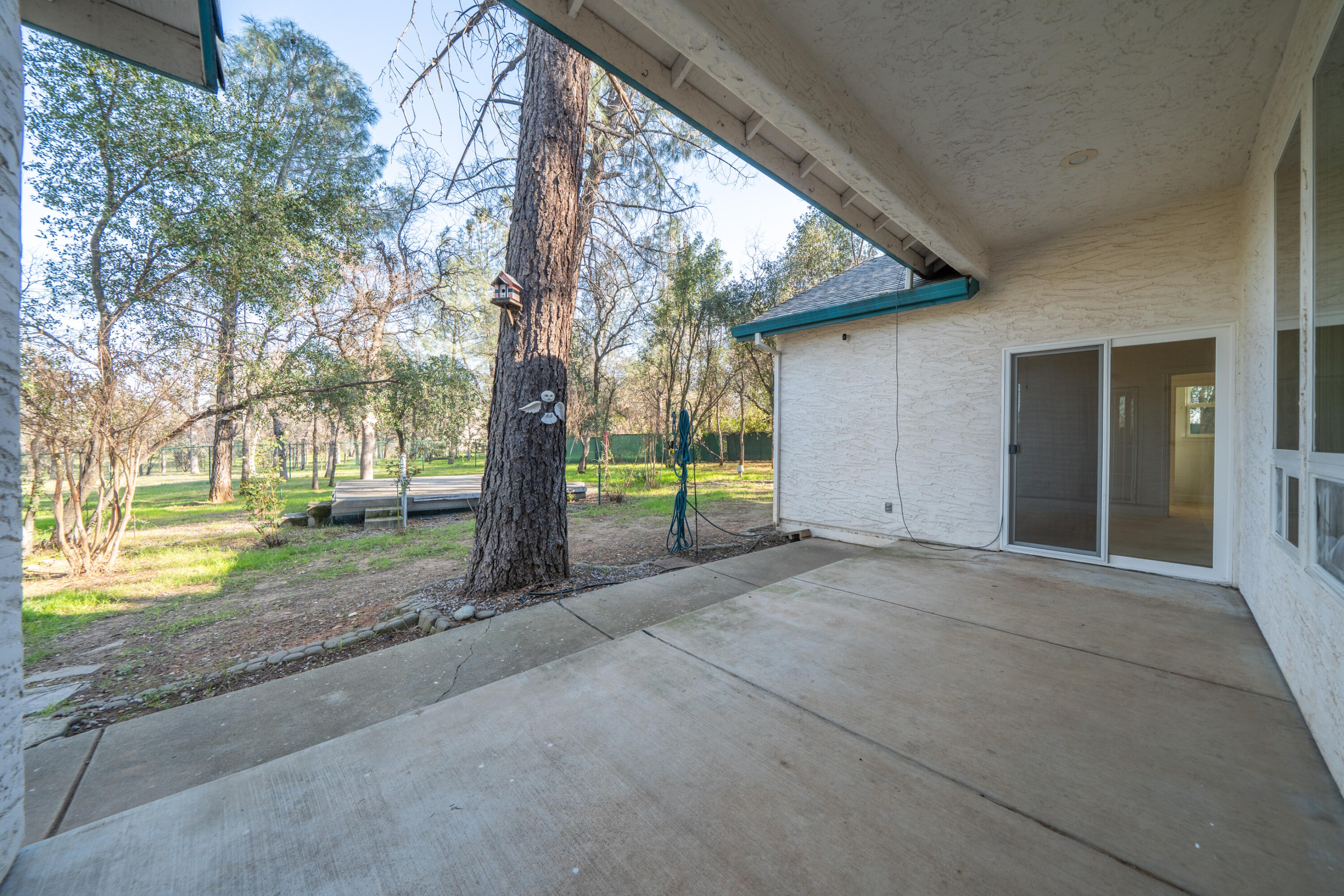 6677 Horsemans Way