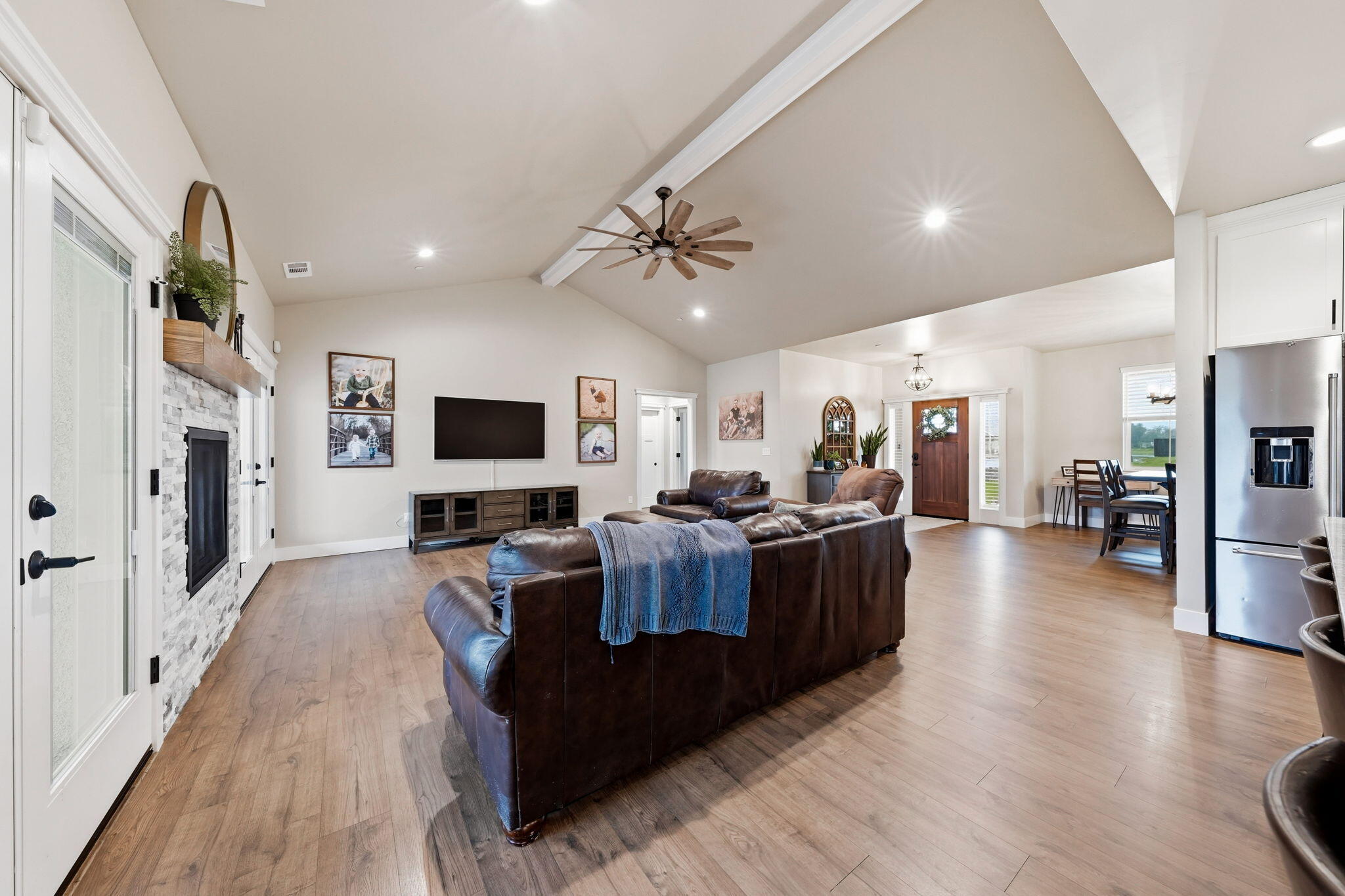 6685 Scenic Oak Court