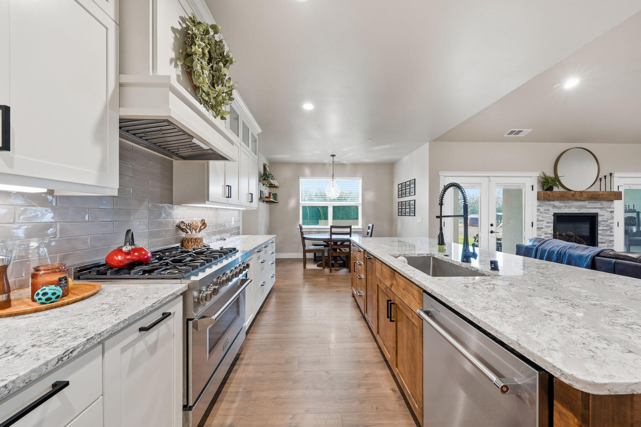 6685 Scenic Oak Court