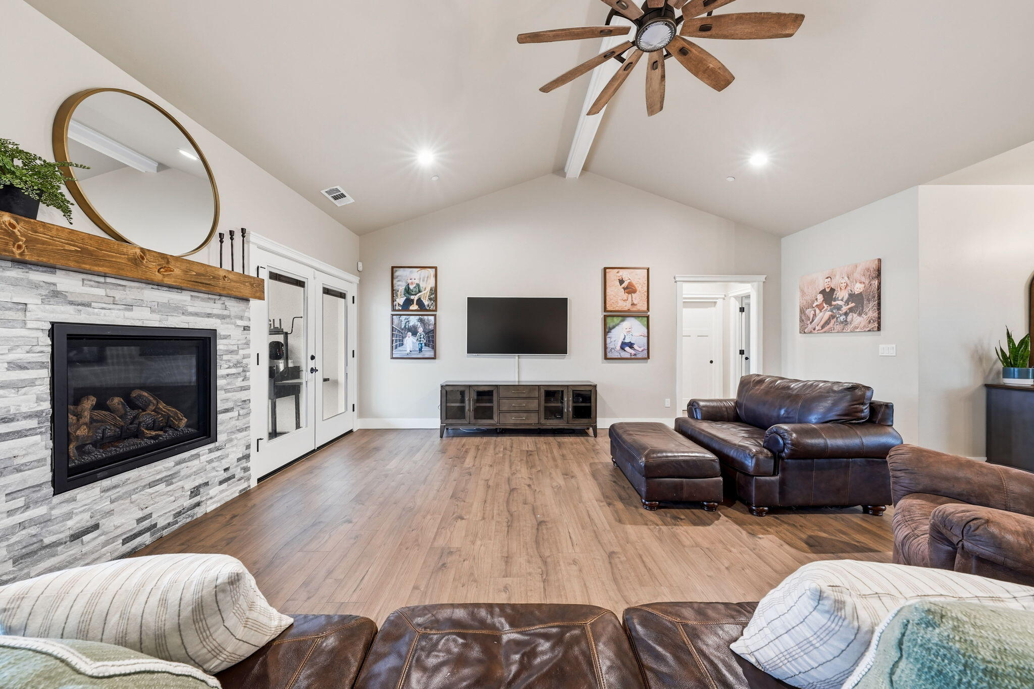 6685 Scenic Oak Court