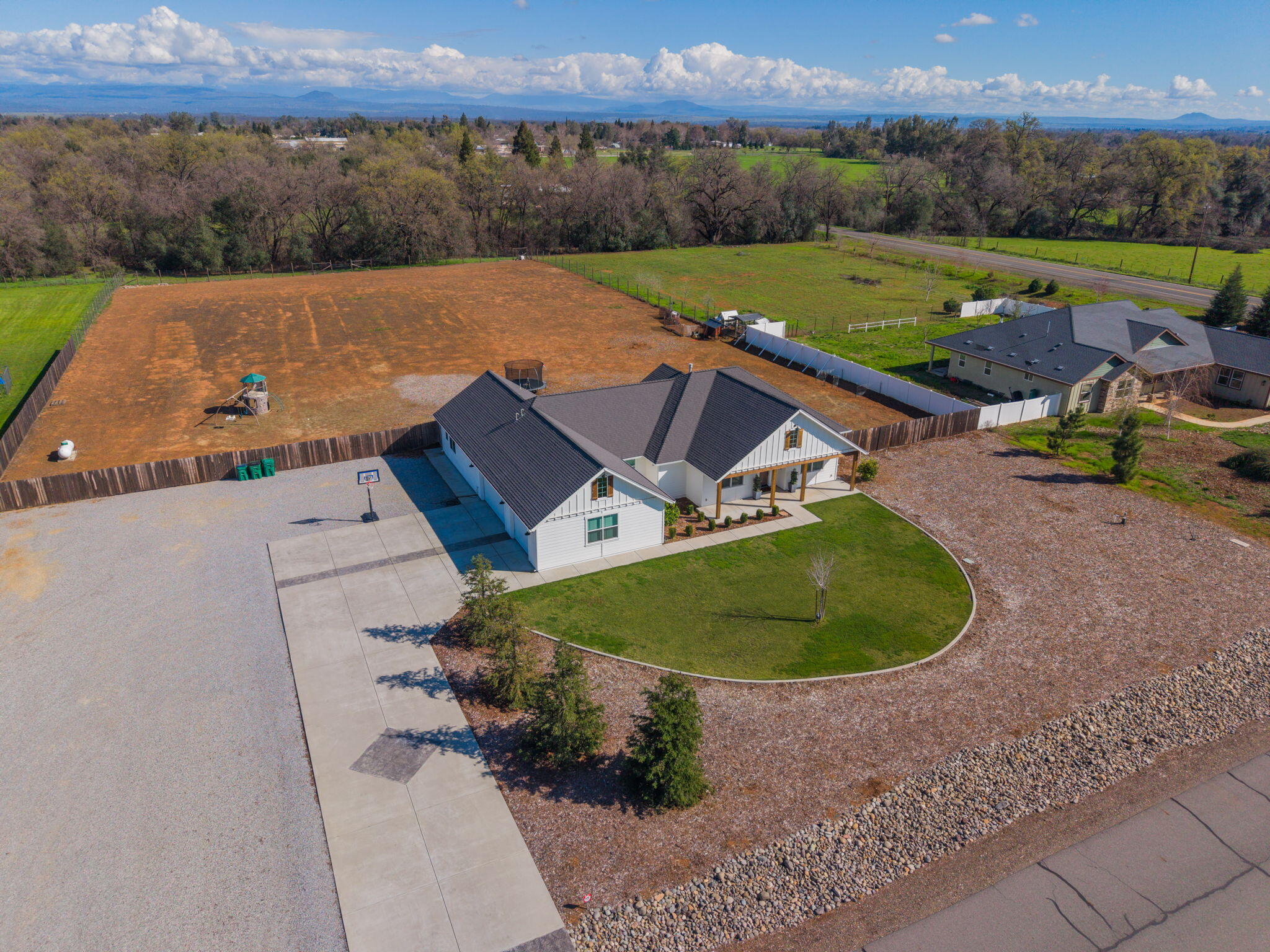 6685 Scenic Oak Court