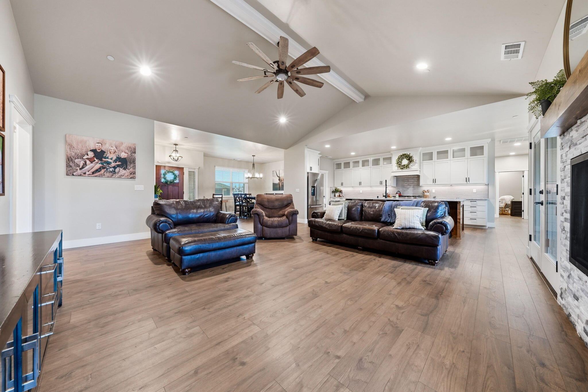 6685 Scenic Oak Court