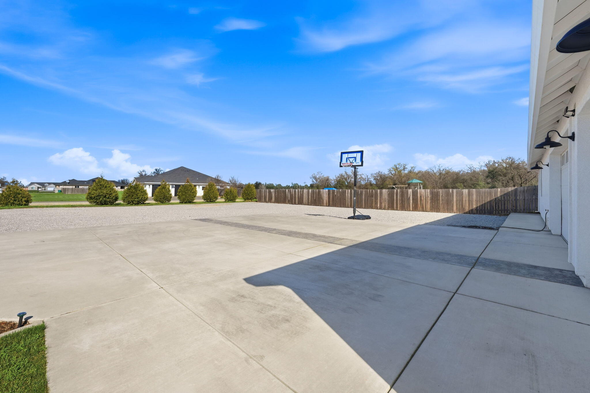 6685 Scenic Oak Court