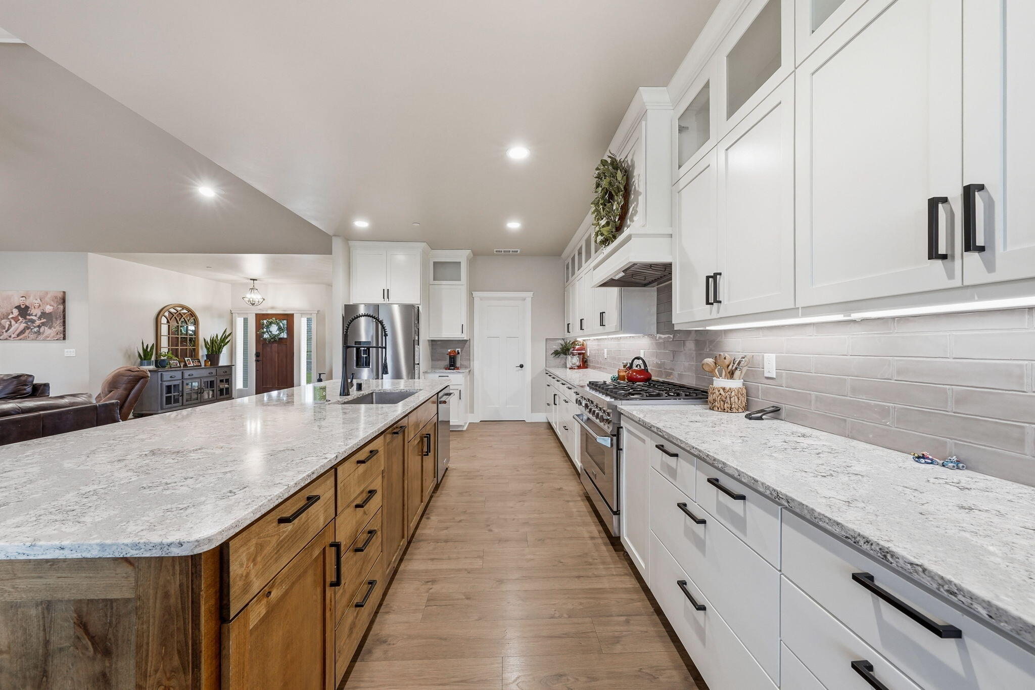 6685 Scenic Oak Court