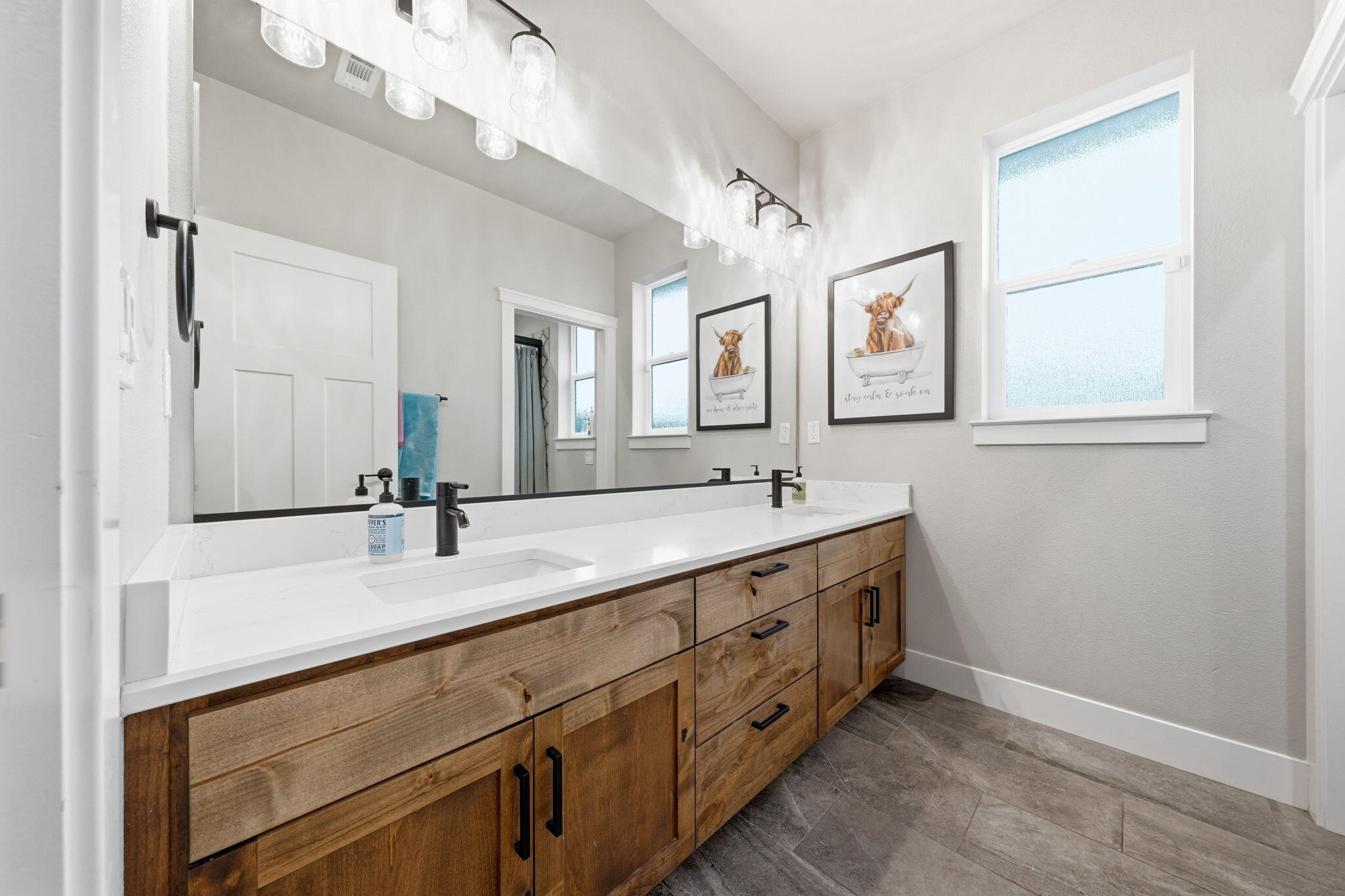6685 Scenic Oak Court