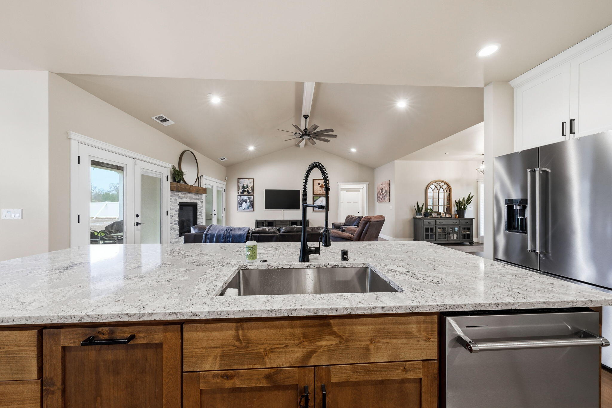 6685 Scenic Oak Court