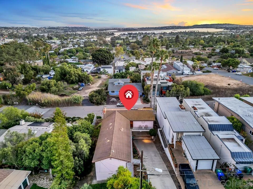 2533 Geranium Street