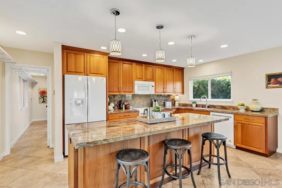 2533 Geranium Street