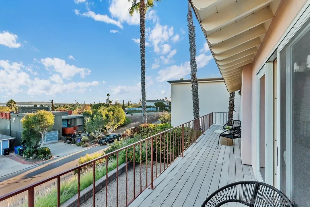 2533 Geranium Street