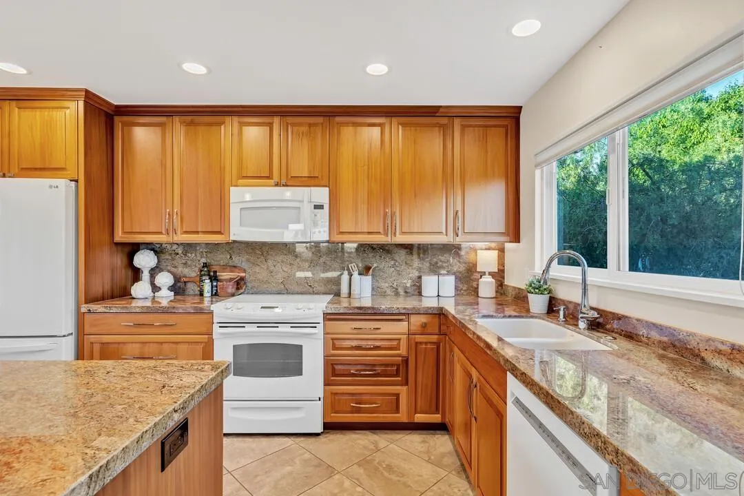 2533 Geranium Street