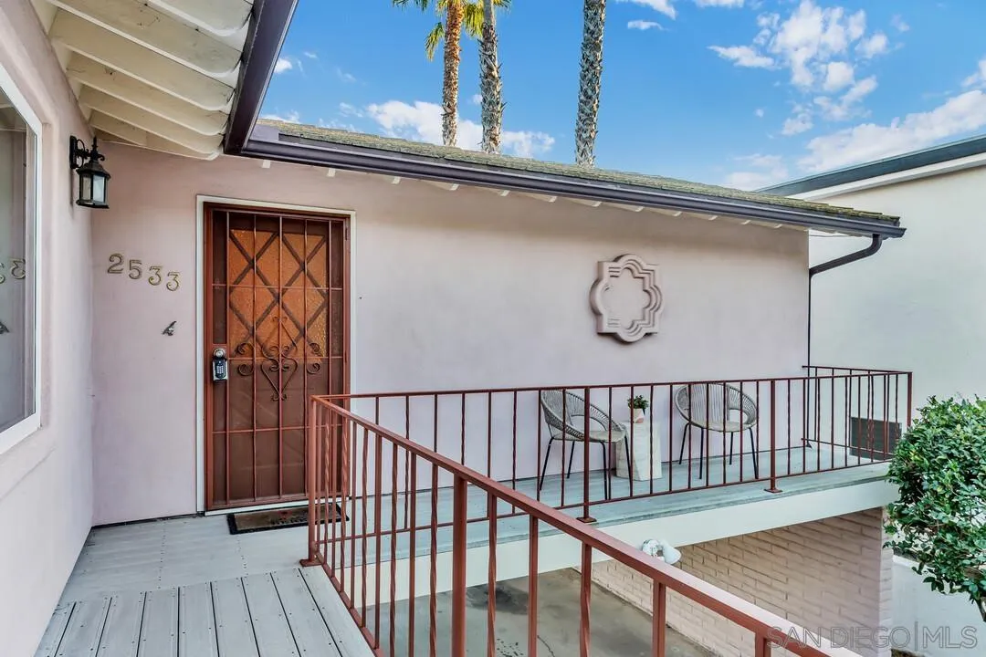 2533 Geranium Street