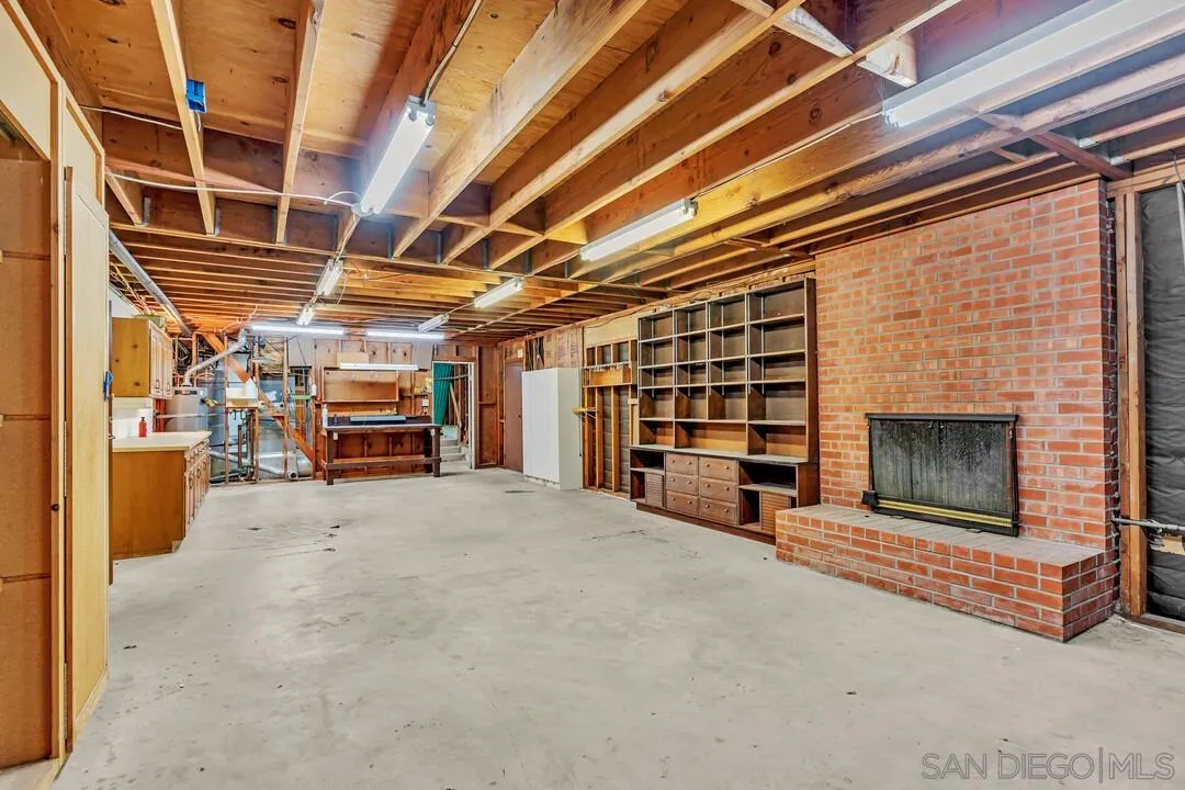 2533 Geranium Street