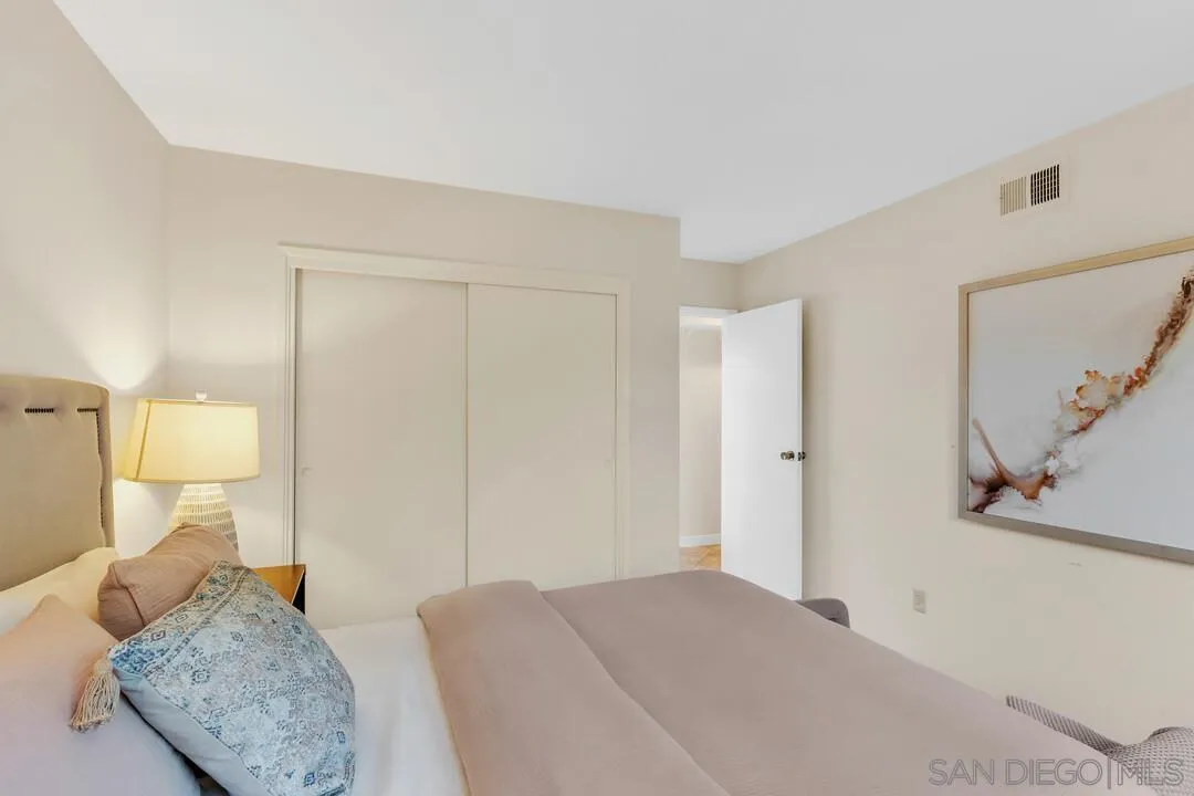 2533 Geranium Street