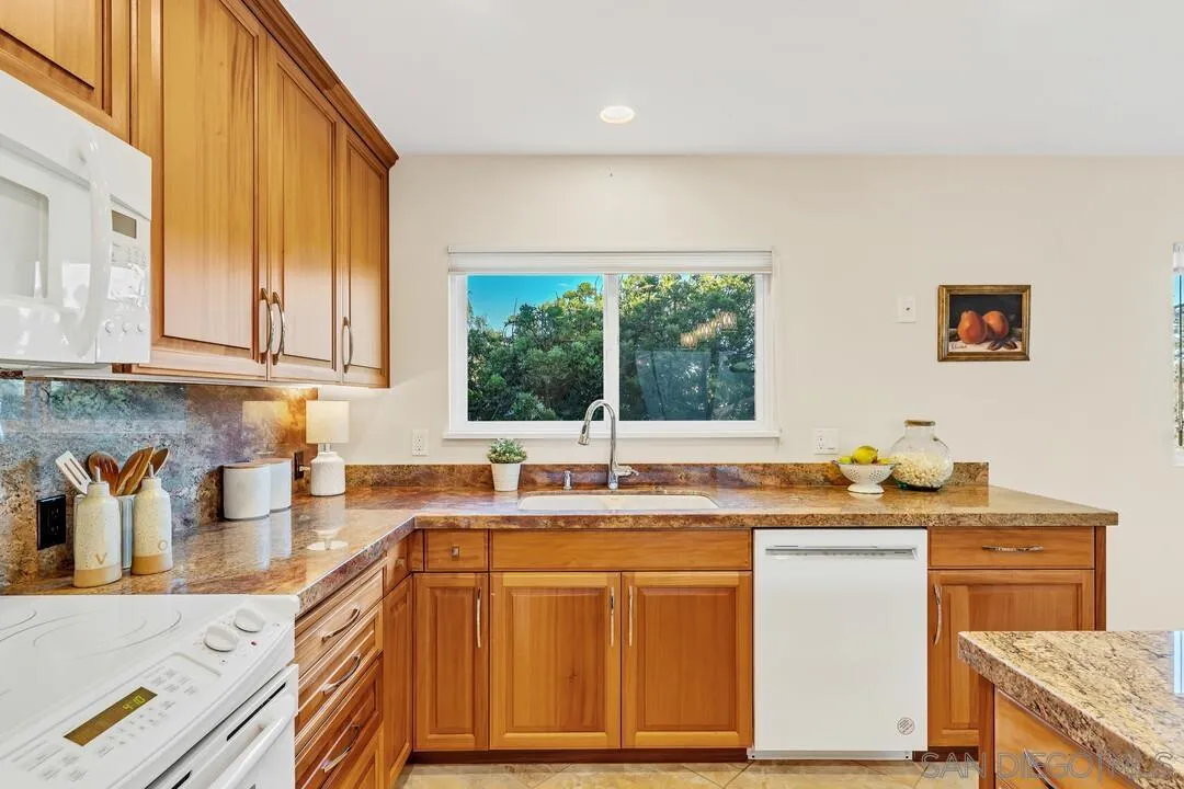 2533 Geranium Street