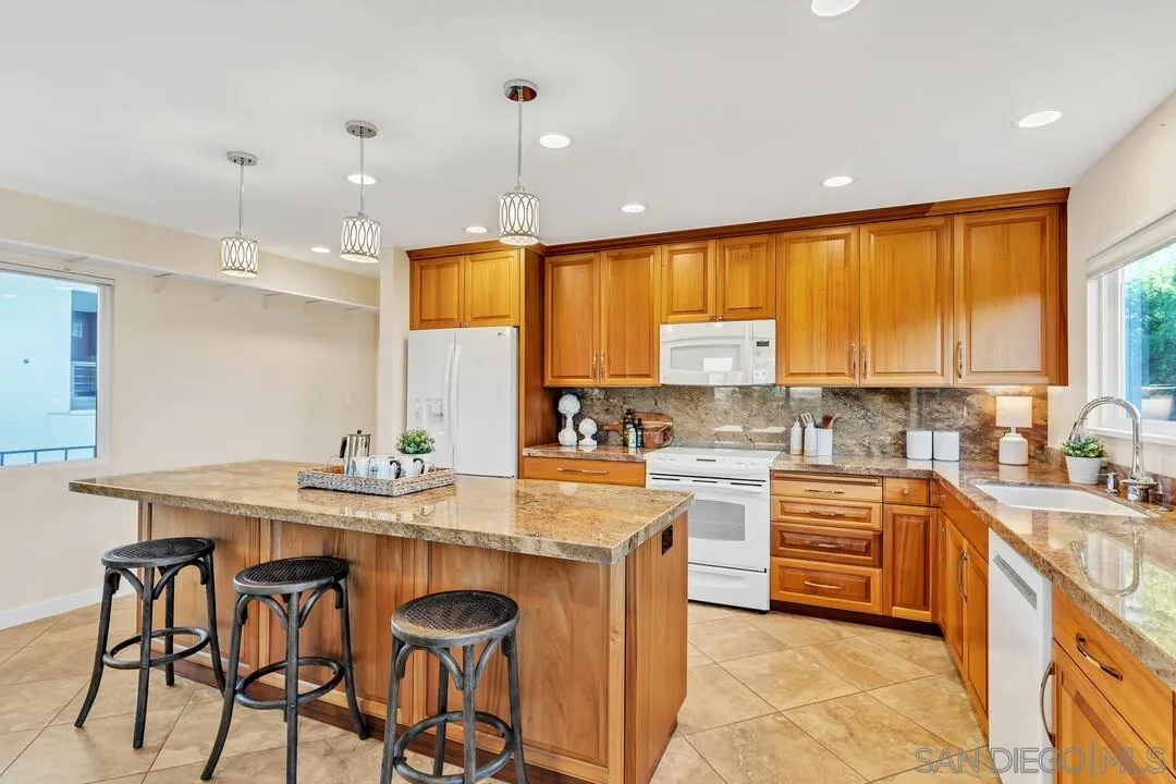 2533 Geranium Street