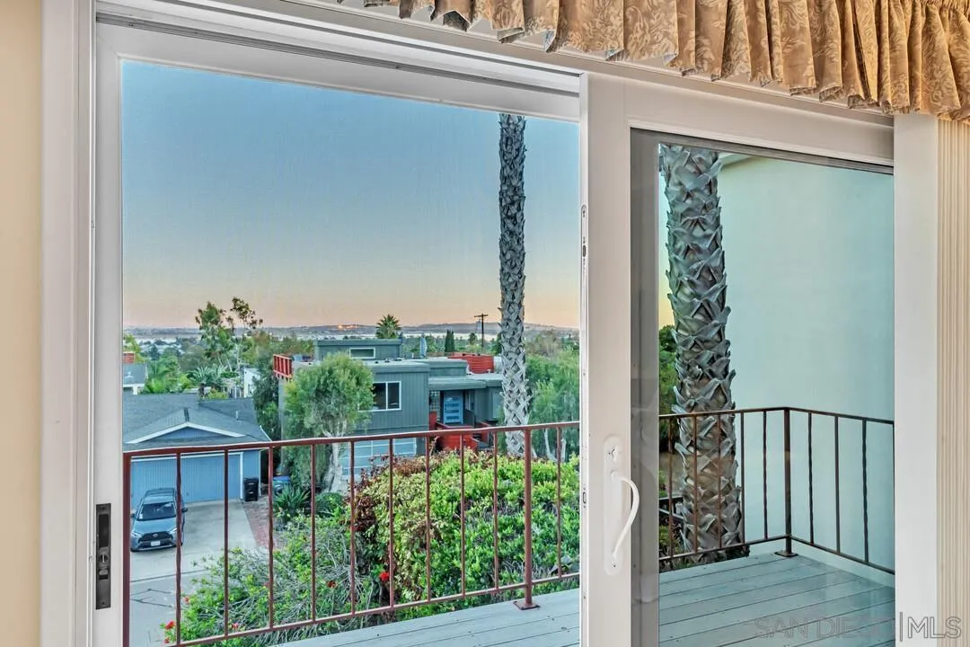 2533 Geranium Street