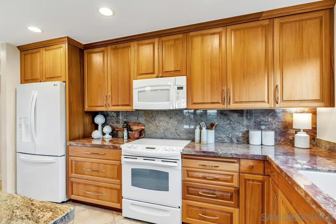 2533 Geranium Street