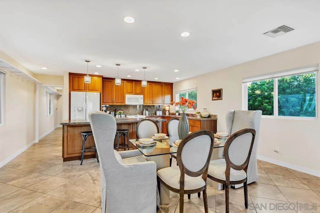 2533 Geranium Street