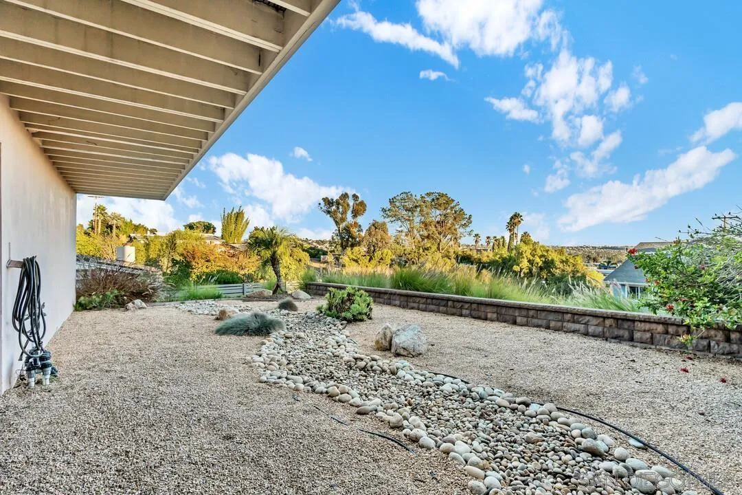 2533 Geranium Street