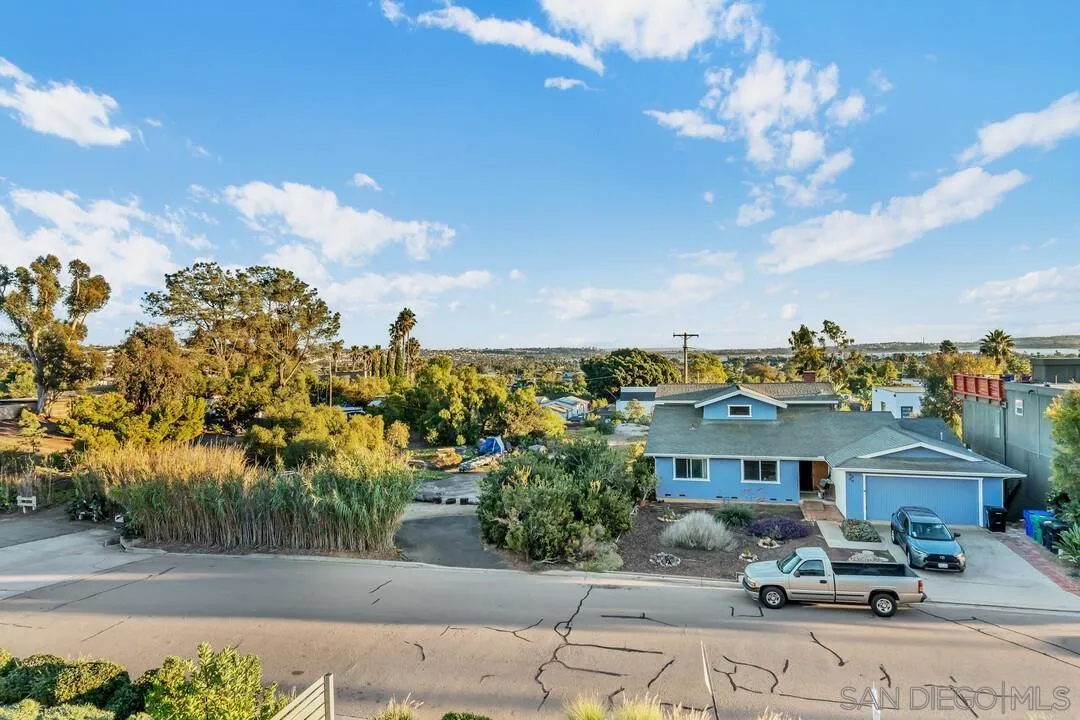 2533 Geranium Street