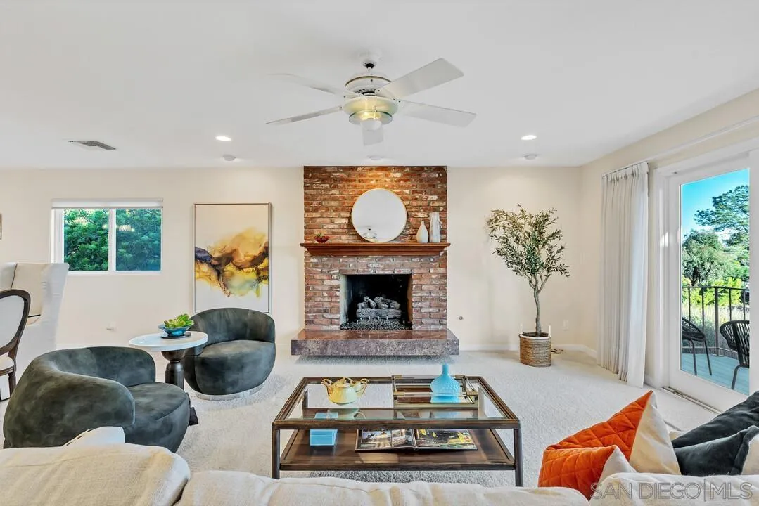 2533 Geranium Street