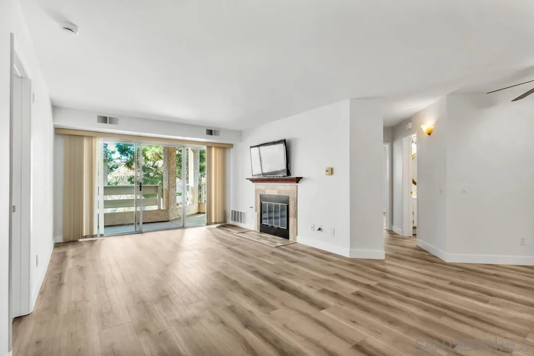 7247 Camino Degrazia # 43