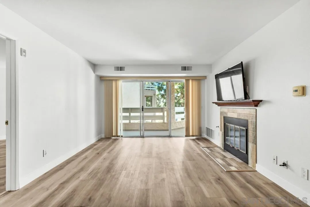 7247 Camino Degrazia # 43