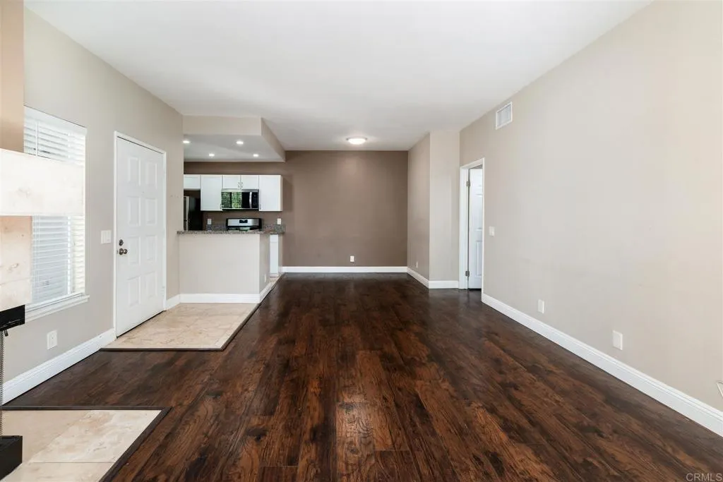 13716 Midland Rd