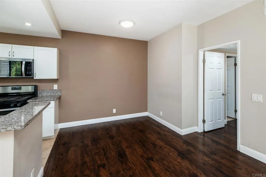 13716 Midland Rd