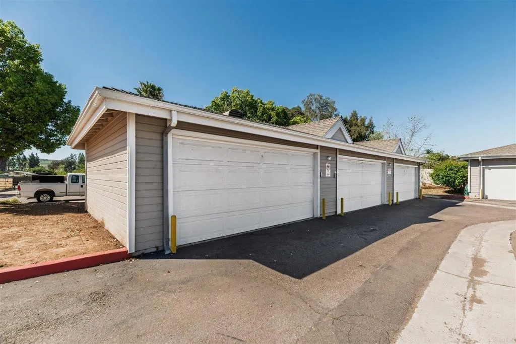 13716 Midland Rd