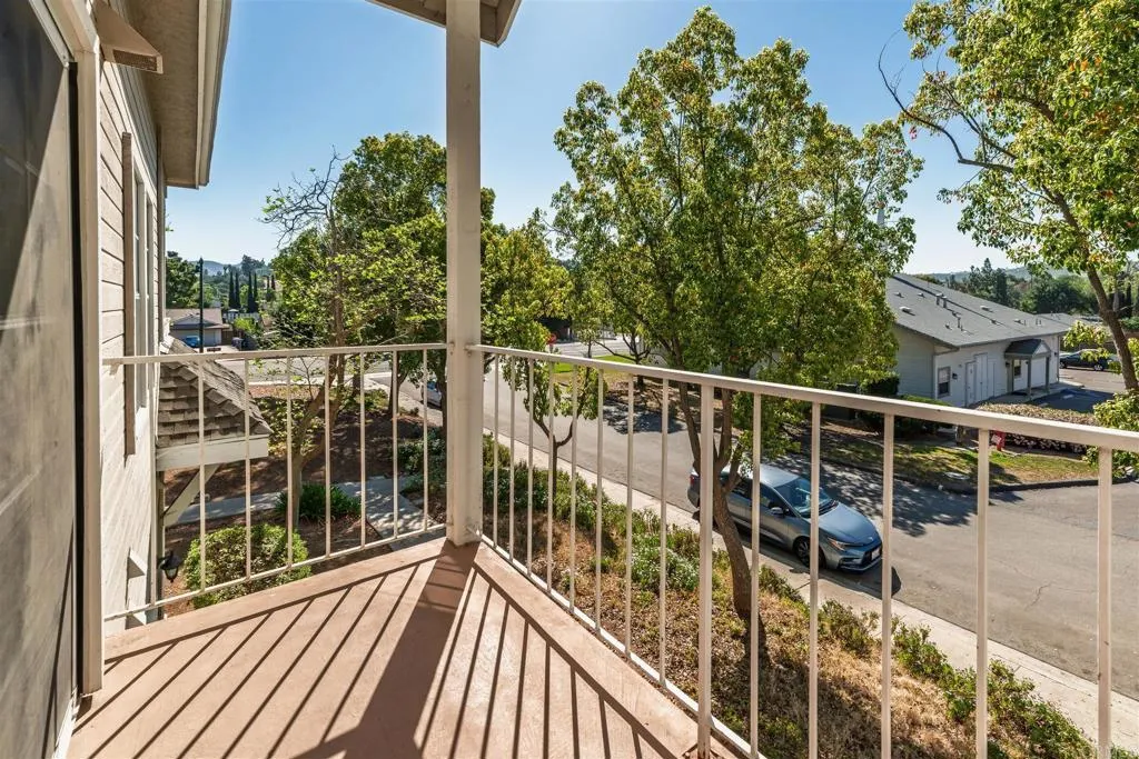 13716 Midland Rd