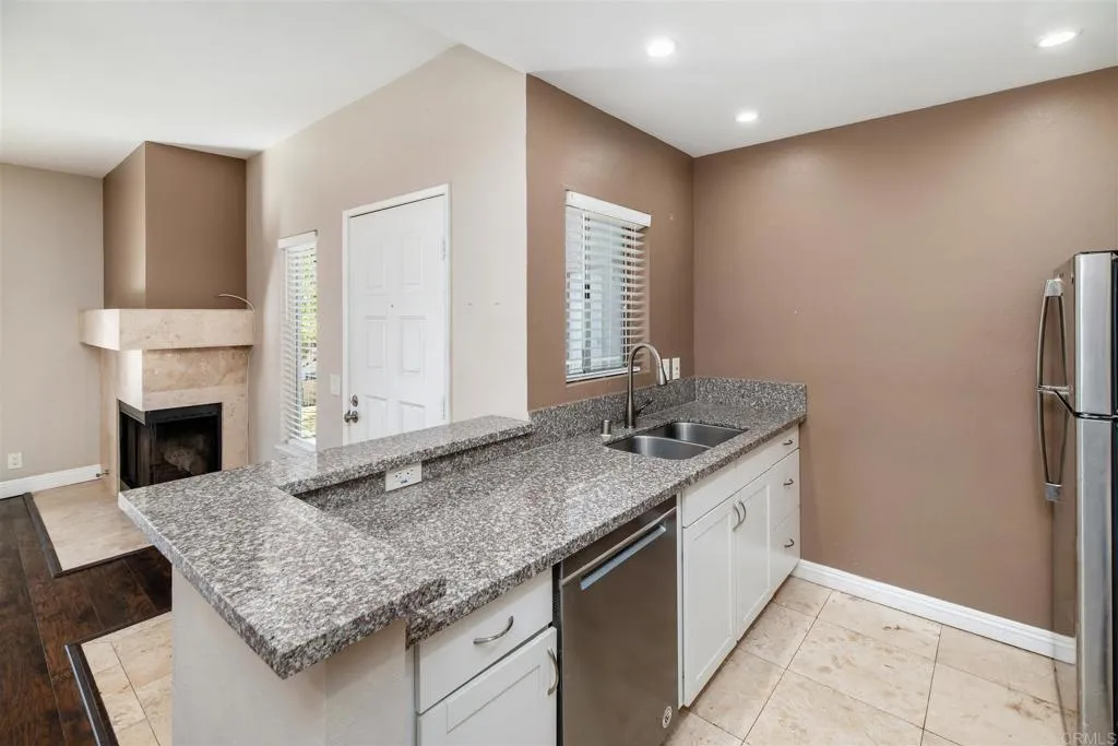 13716 Midland Rd