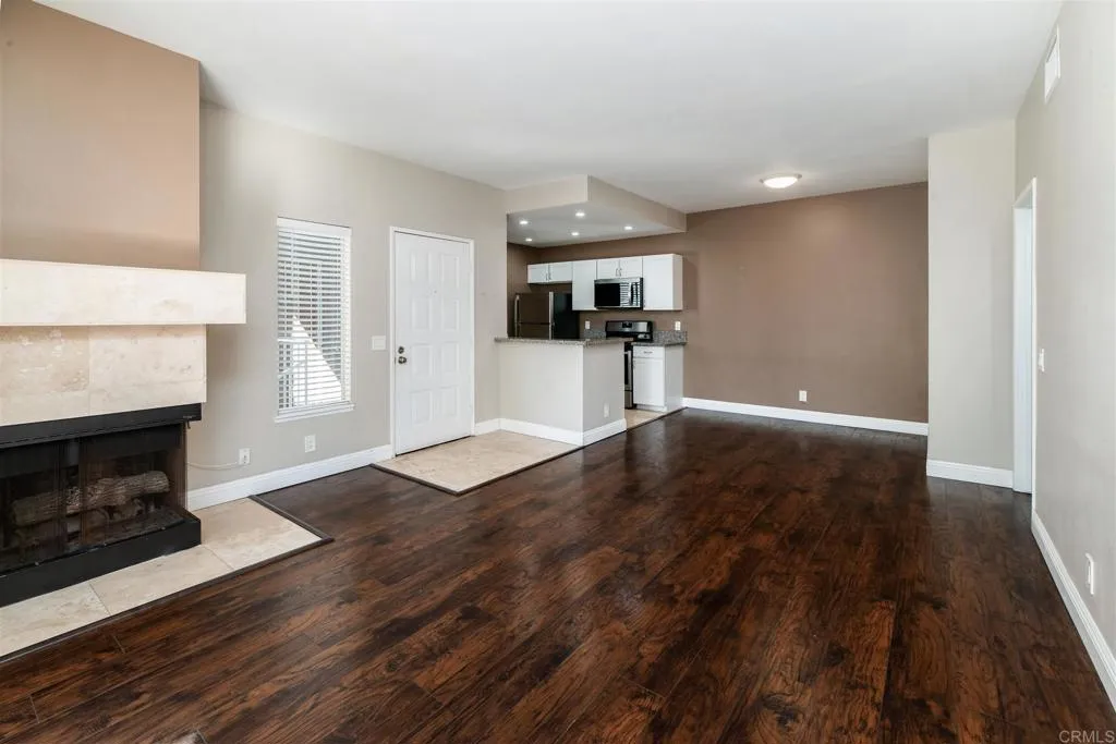 13716 Midland Rd