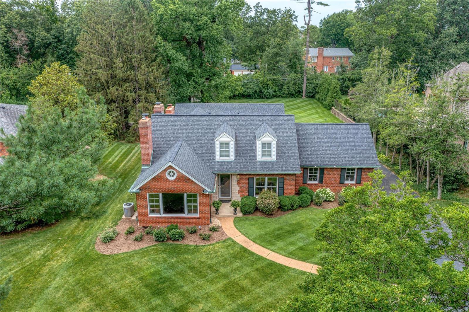 31 Frontenac Estates Drive