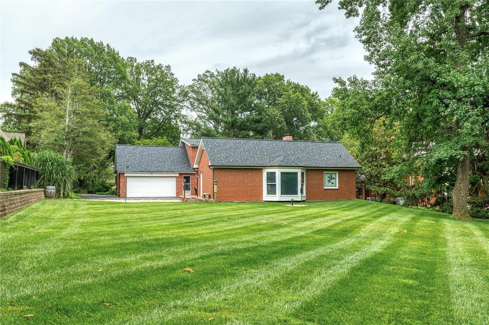 31 Frontenac Estates Drive