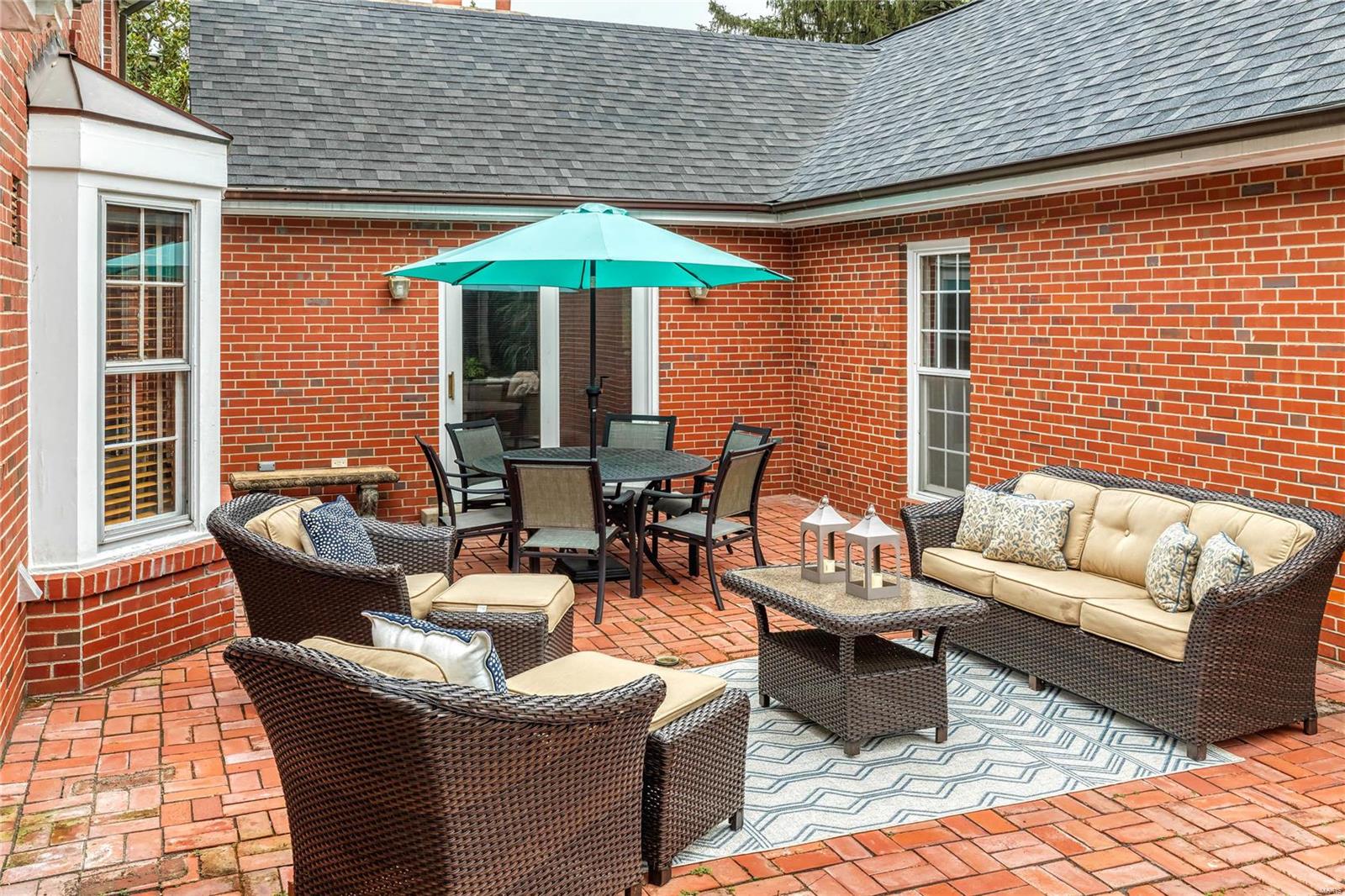 31 Frontenac Estates Drive
