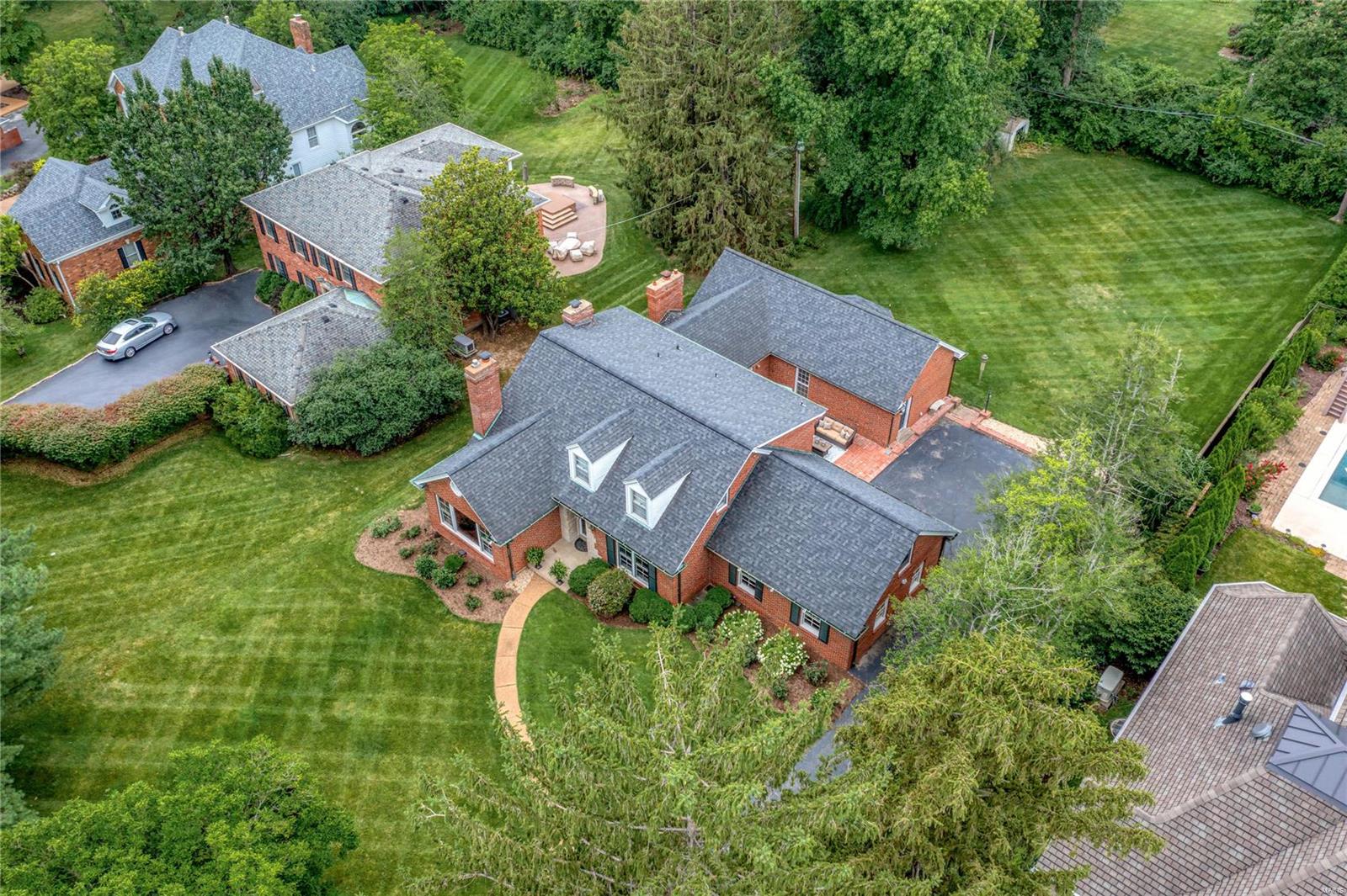 31 Frontenac Estates Drive