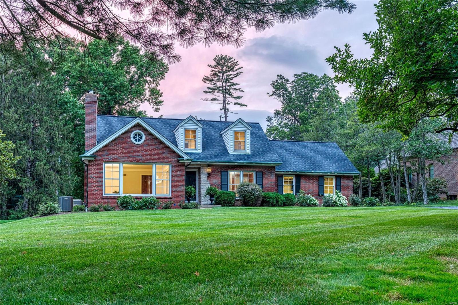 31 Frontenac Estates Drive