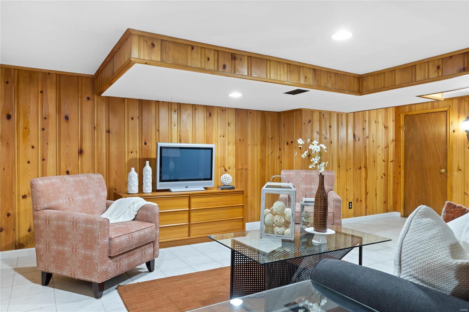 31 Frontenac Estates Drive