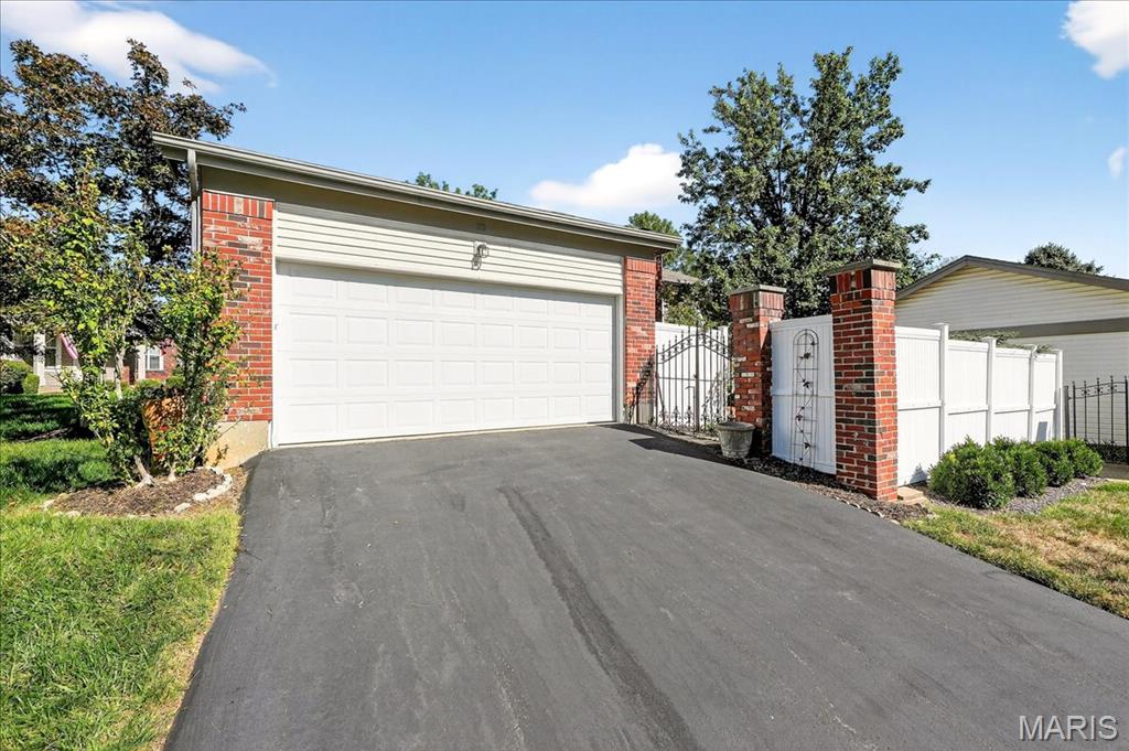 15812 Newton Ridge Drive