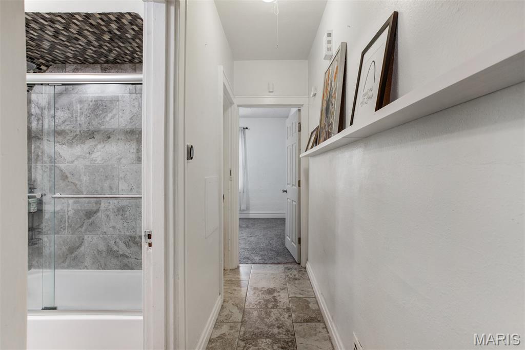 3892 Kingsland Court