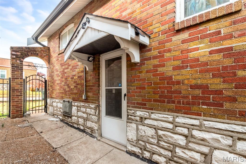 3892 Kingsland Court