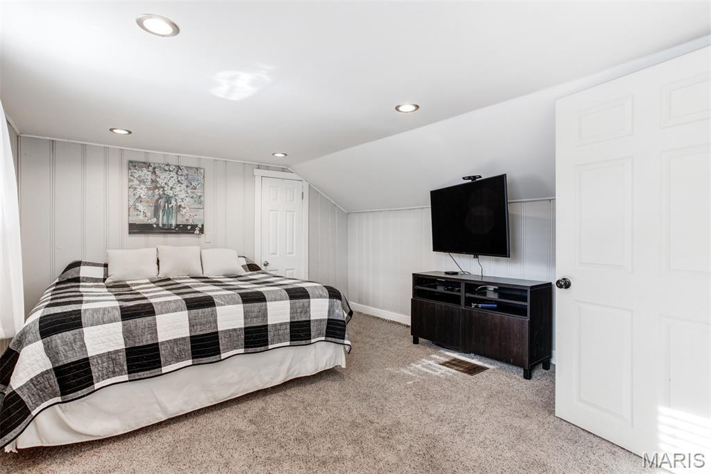 3892 Kingsland Court