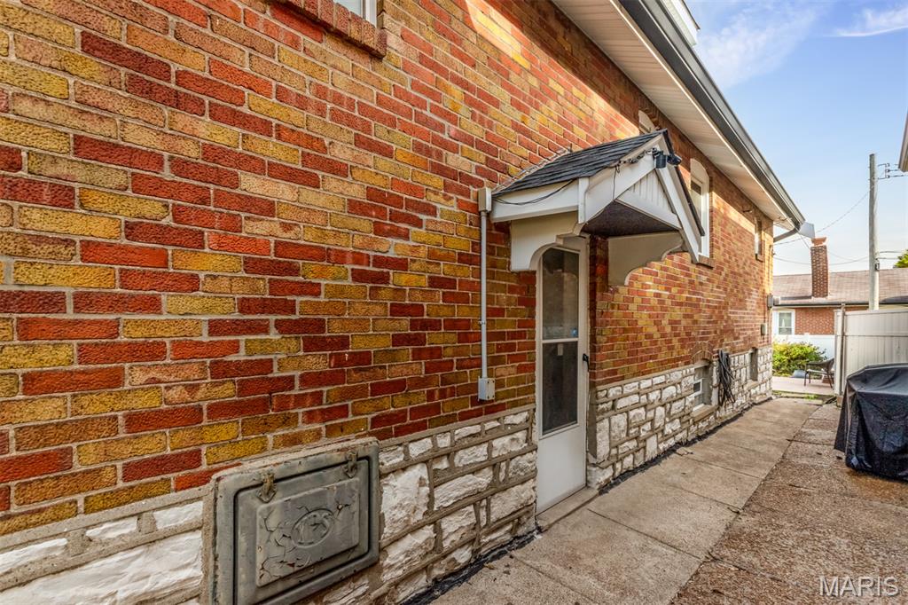 3892 Kingsland Court