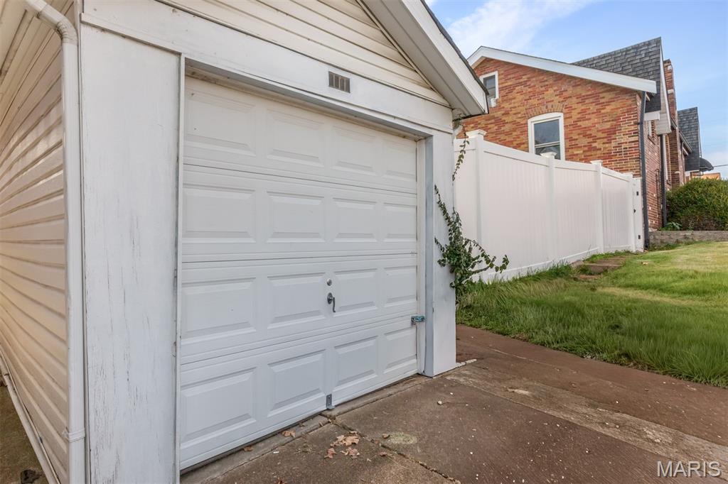 3892 Kingsland Court