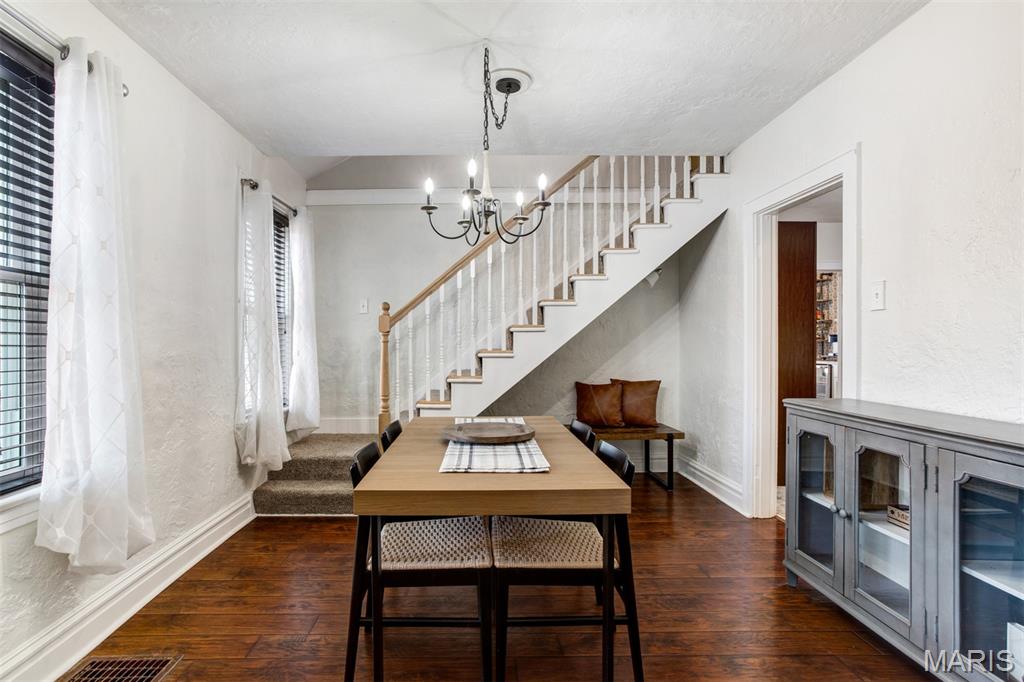 3892 Kingsland Court