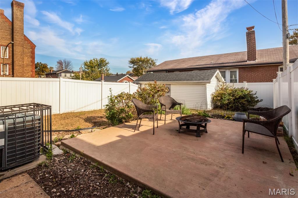 3892 Kingsland Court