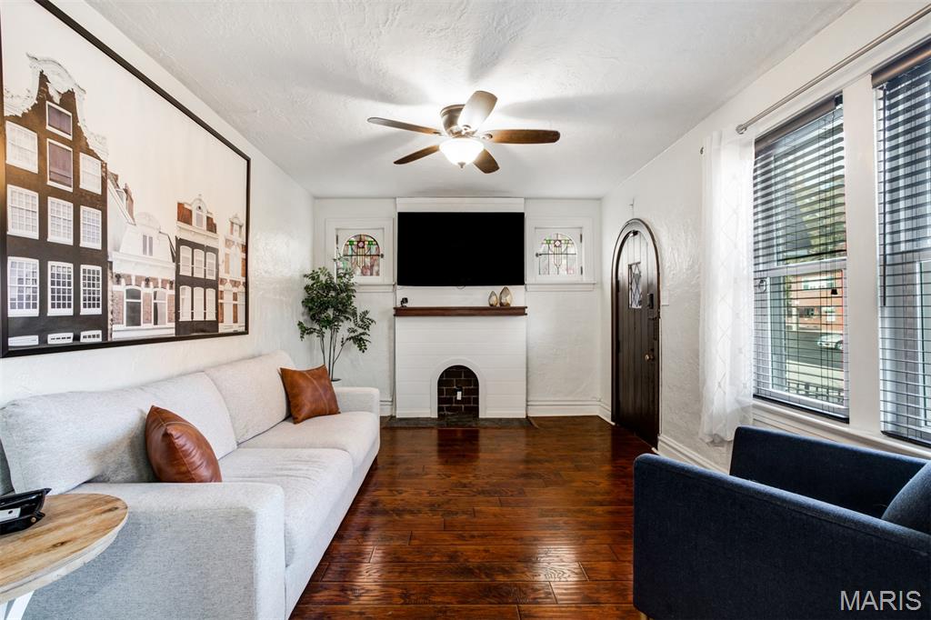 3892 Kingsland Court