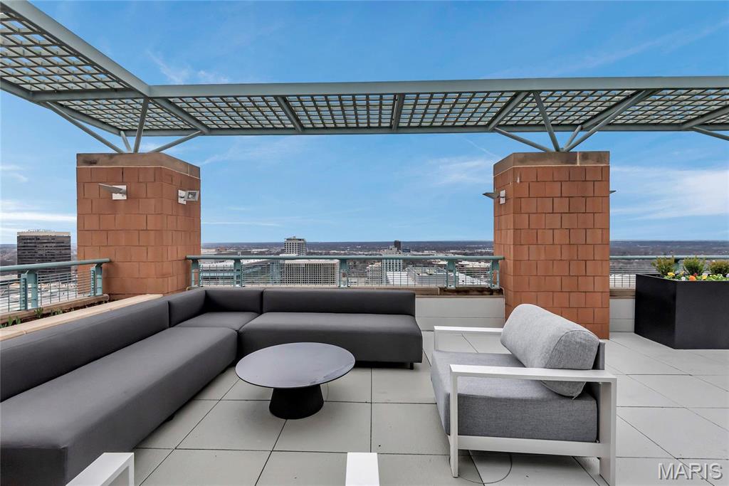 8025 Maryland Ave Unit: 3D